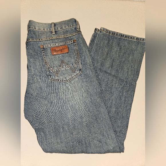 Men's Retro Slim Straight Wrangler - Picture 2 of 7